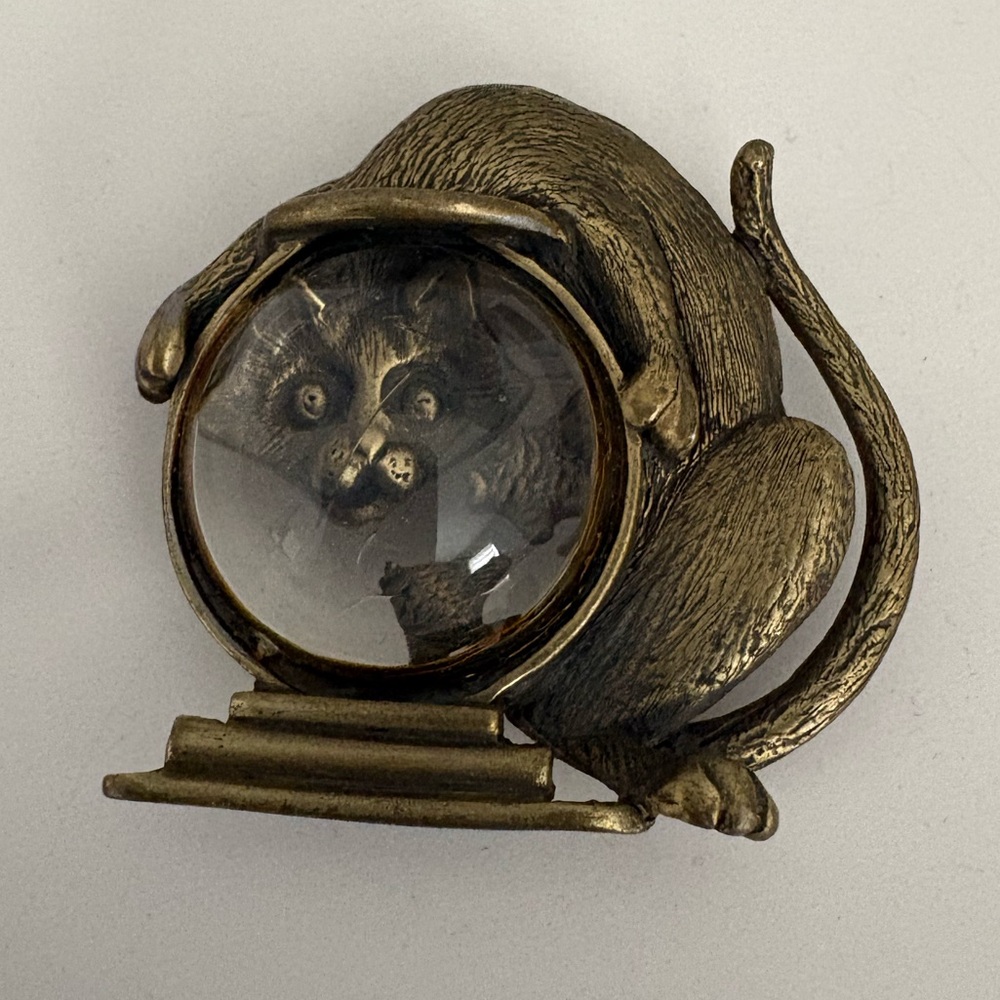 JJ Jonette Vintage Cat in Fishbowl Goldtone Pewter Brooch Pin *FLAW